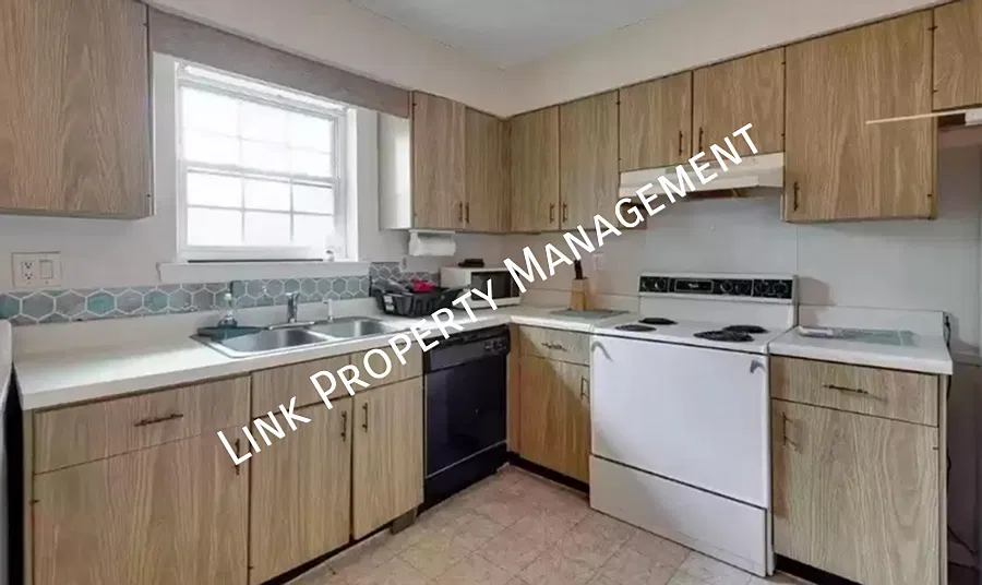 Move In Special, October Free Rent! Brick Duplex 2 Bedroom In East Ridge Convenient To Everything! — Photo 4