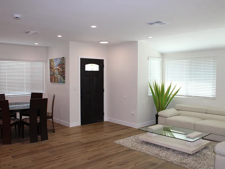 271 Grace Ave — Photo 11