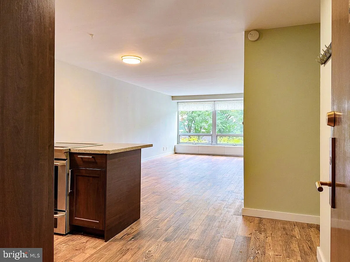 1 bed, 1.0 bath, 735 sqft, $2,550 — Photo 3