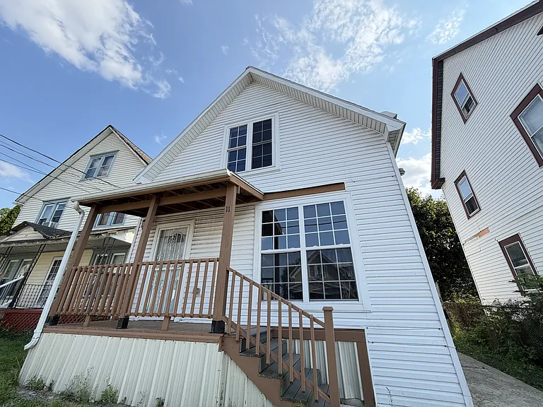 11 Pooley Pl — Photo 1