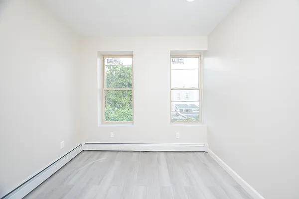 Rented by Oxford Property Group | media 22