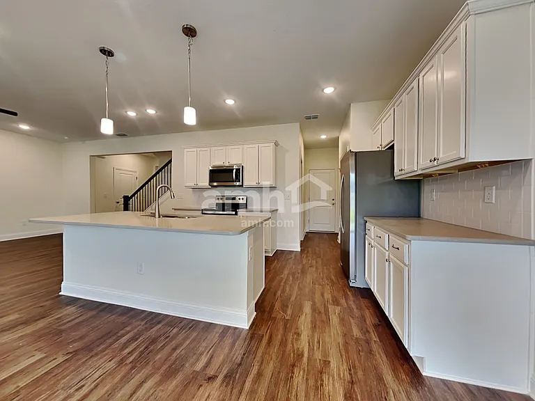 518 Onate Cir — Photo 3