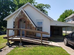 108 D St SW, Miami, OK 74354