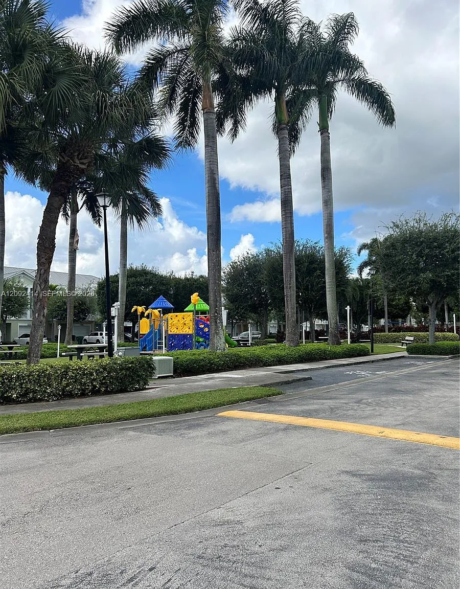 Reserve At Doral East — Photo 4