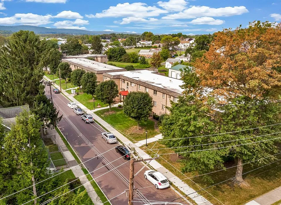 Pear Tree Court Apartments