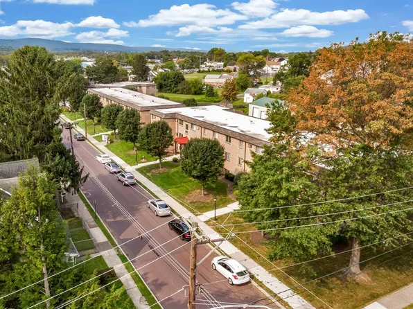 Pear Tree Court Apartments