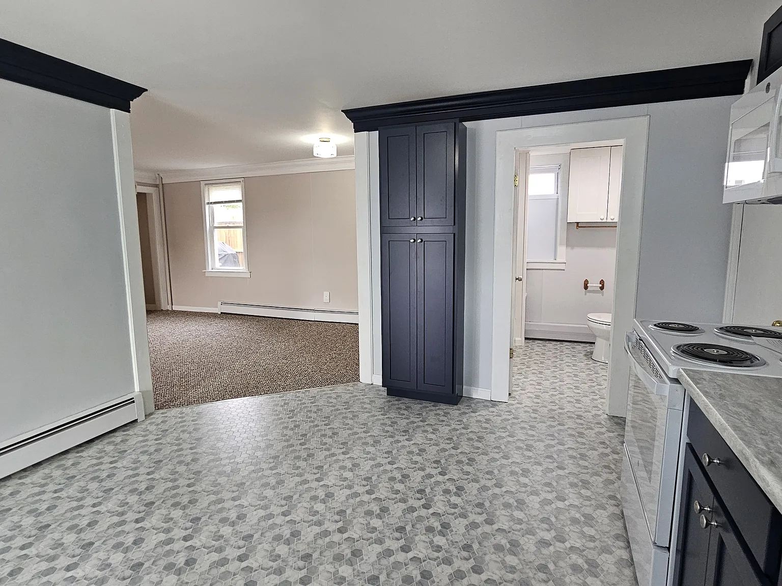 2 bed, 1100 sqft, $2,000 — Photo 2