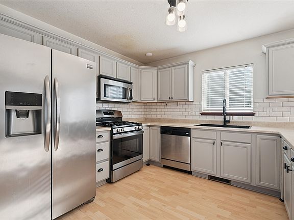 5th image of 45 Woodstone Ln SW