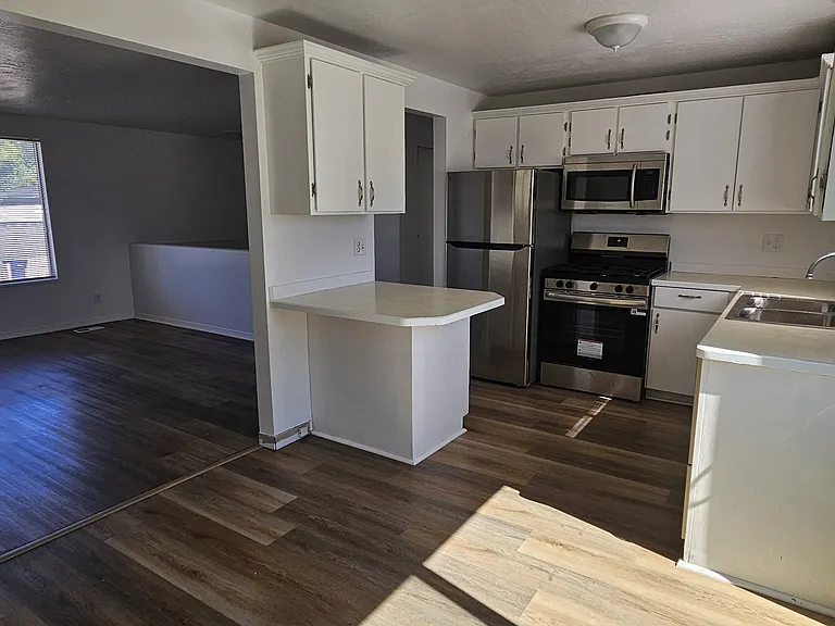 9831 S Darin Dr — Photo 17