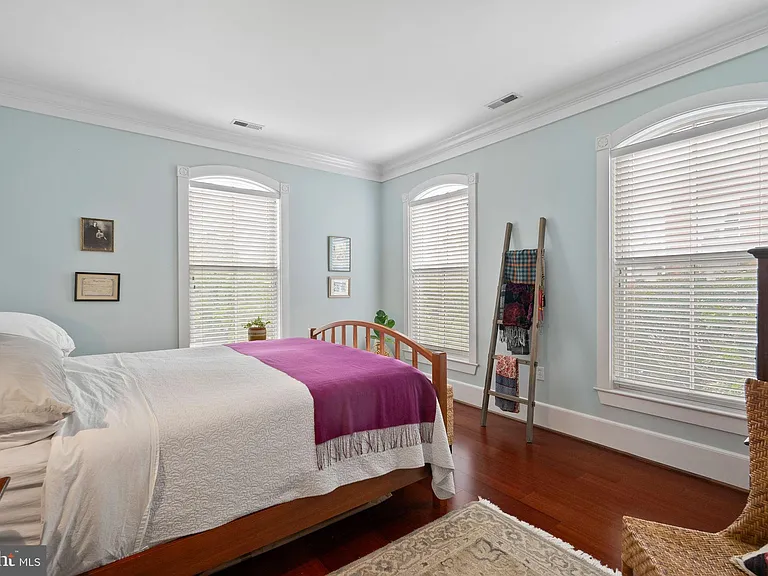 900 N Washington St #304E — Photo 9