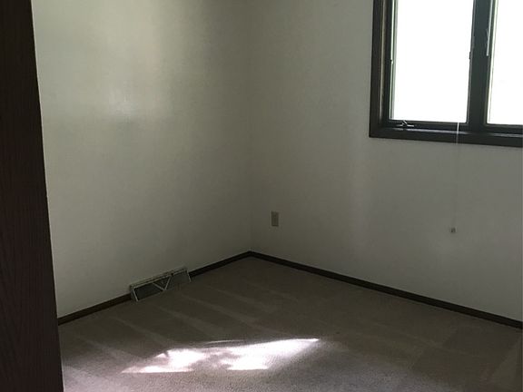 3rd image of 224 S Wasson Ln