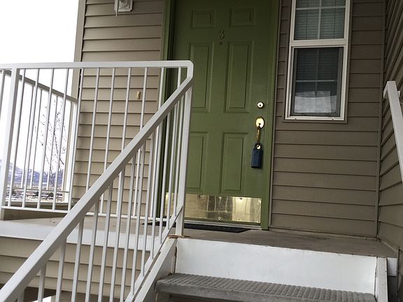 Top floor. Front door.