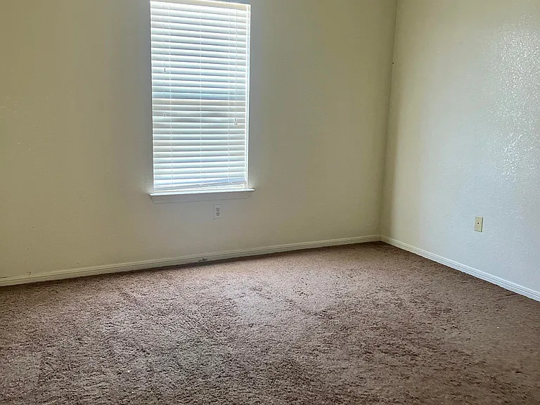 1008 Circle M Dr #D — Photo 25