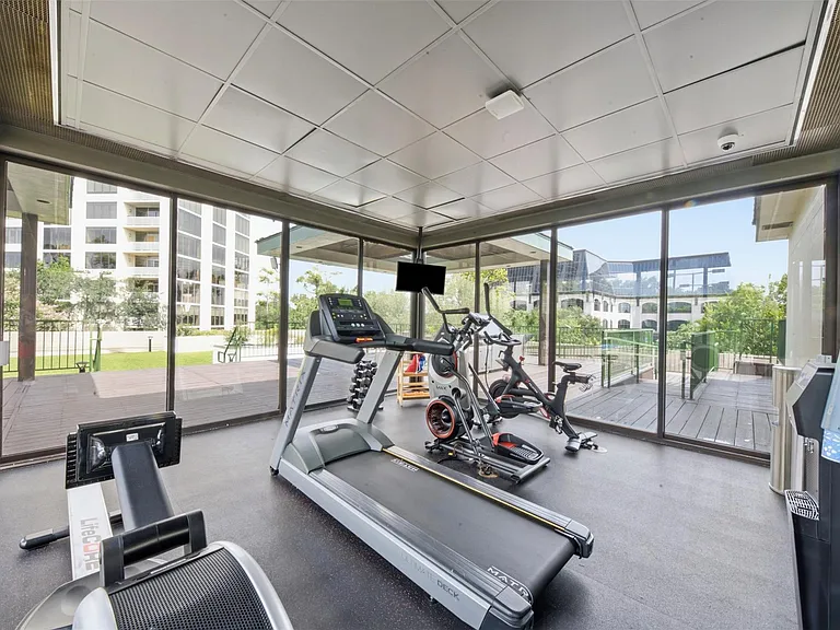 121 N Post Oak Ln #2203 — Photo 31