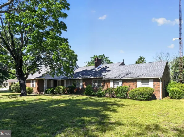 940 Holmes Ave, Vineland, NJ 08361