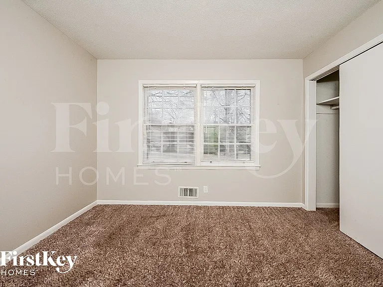 788 S Pine St NE — Photo 13