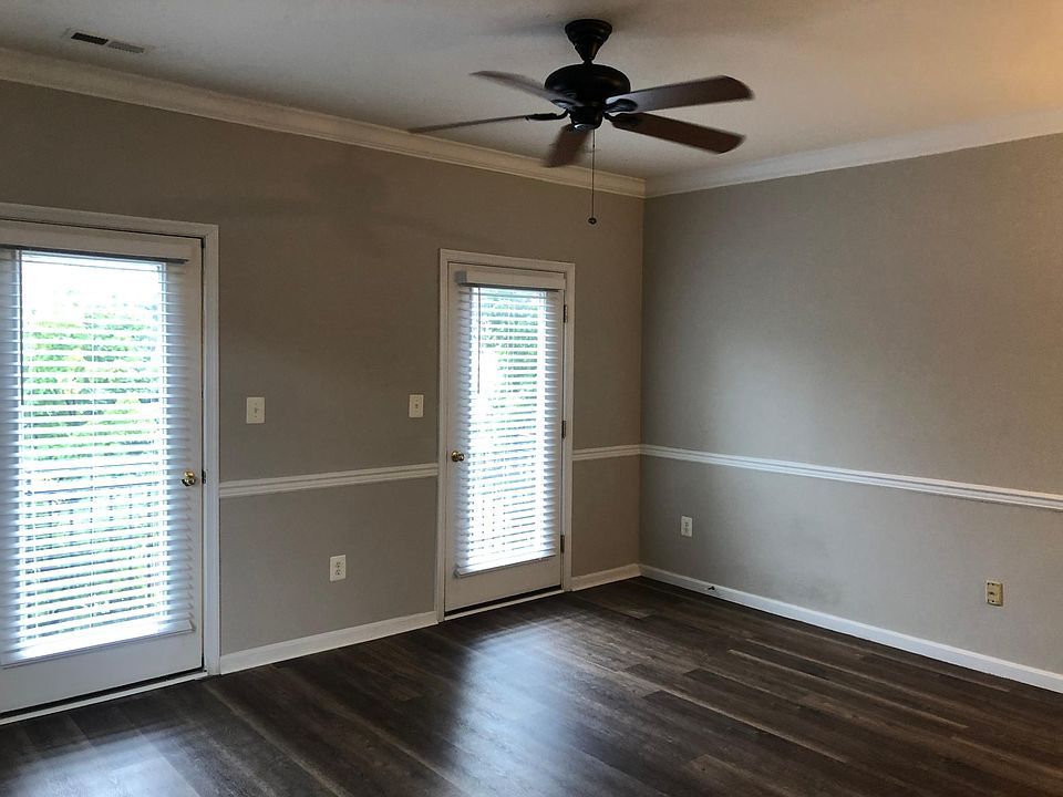 Living Room with Ceiling Fan
