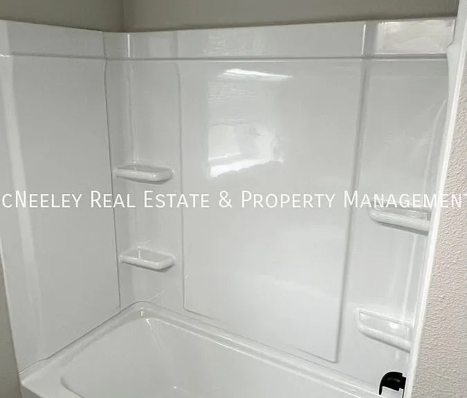 4748 N Vanderbilt St — Photo 10