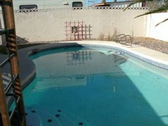3rd image of 3926 Acapulco Ave