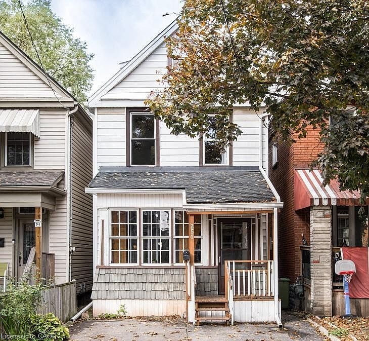 1st image of 251 Balmoral Ave N