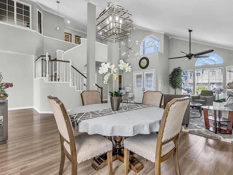 2435 Pinehurst Ct — Photo 11