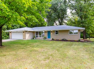 52484 Hickory Rd, Granger, IN 46530