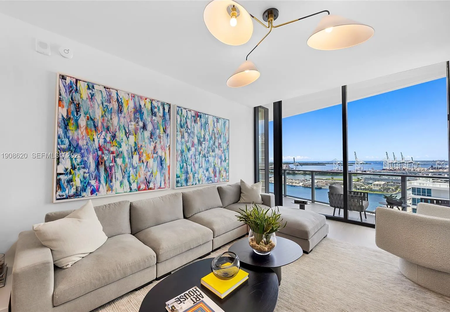 1 bed, 875 sqft, $8,700 — Photo 2