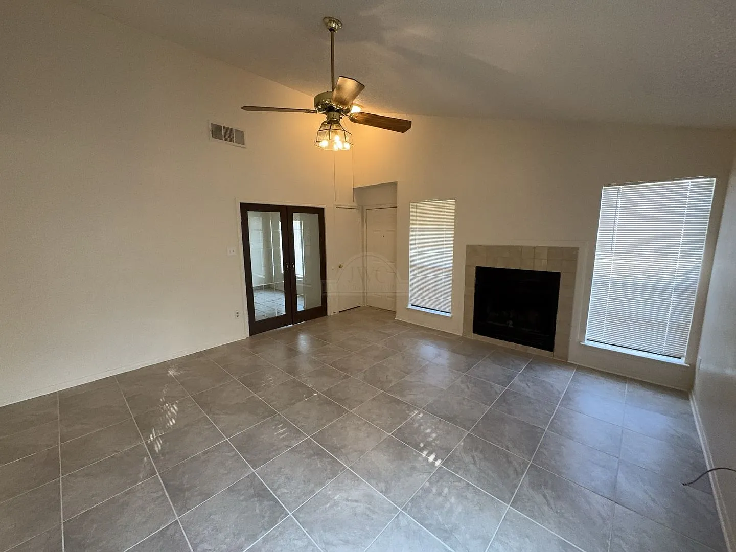 3202 Honeysuckle, Killeen — Photo 4