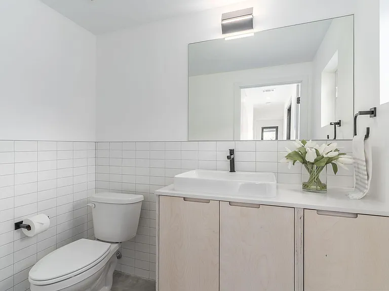 915 Tillery St #A — Photo 16