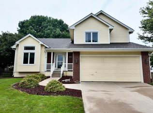 2100 NW 144th St, Clive, IA 50325