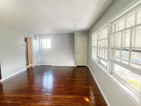 3rd image of 23 E Figurea Ave Floor 2