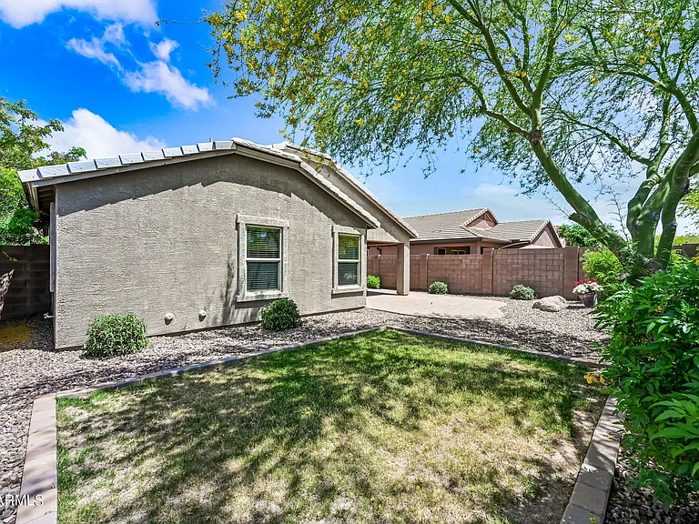 2209 E Hazeltine Way — Photo 27