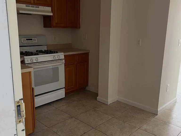 6264 Amboy Rd #2D — Photo 13