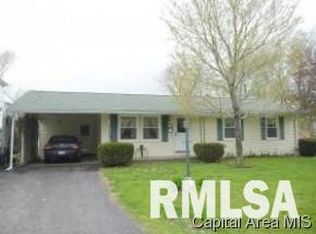 102 N Lynn St, Victoria, IL 61485