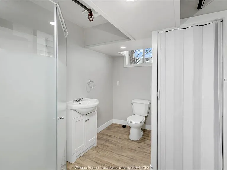 1094 Lincoln Rd — Photo 43