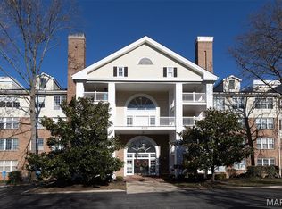 970 N Spoede Rd APT 17, Saint Louis, MO 63146