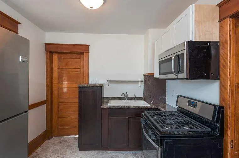 333 Arlington Ave E — Photo 10