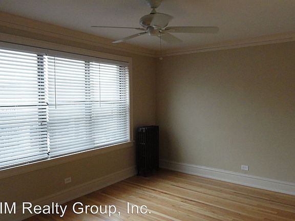 5th image of 1008 Curtiss St APT A2