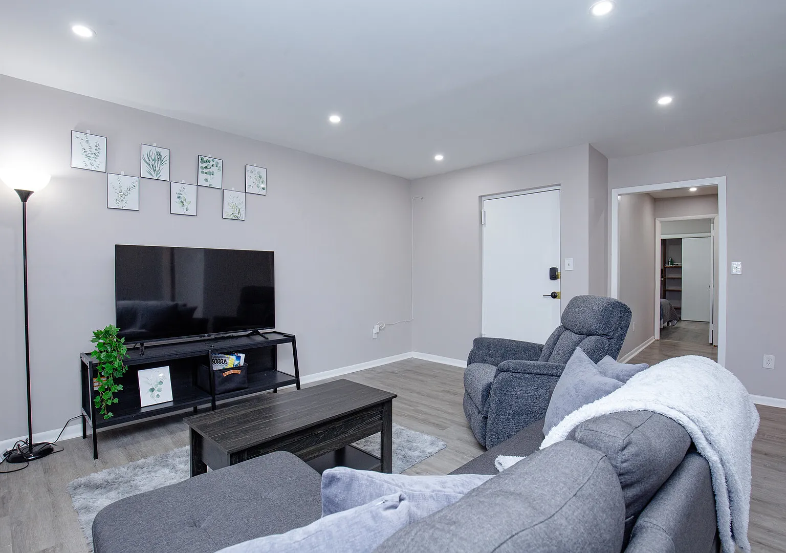 Cozy 2BR Home | 30 Min NYC | Yard + Free Streaming — Photo 1