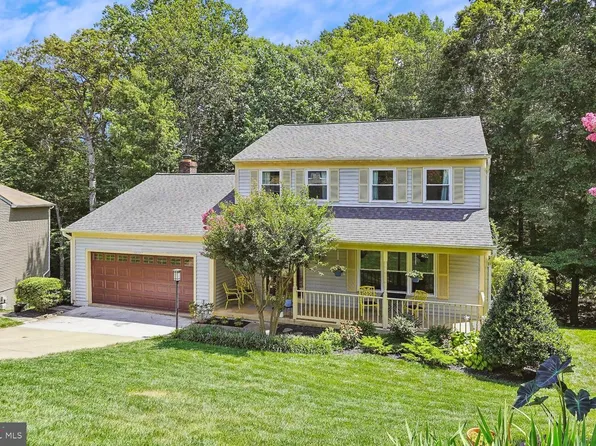 16087 Deer Park Dr, Dumfries, VA 22025