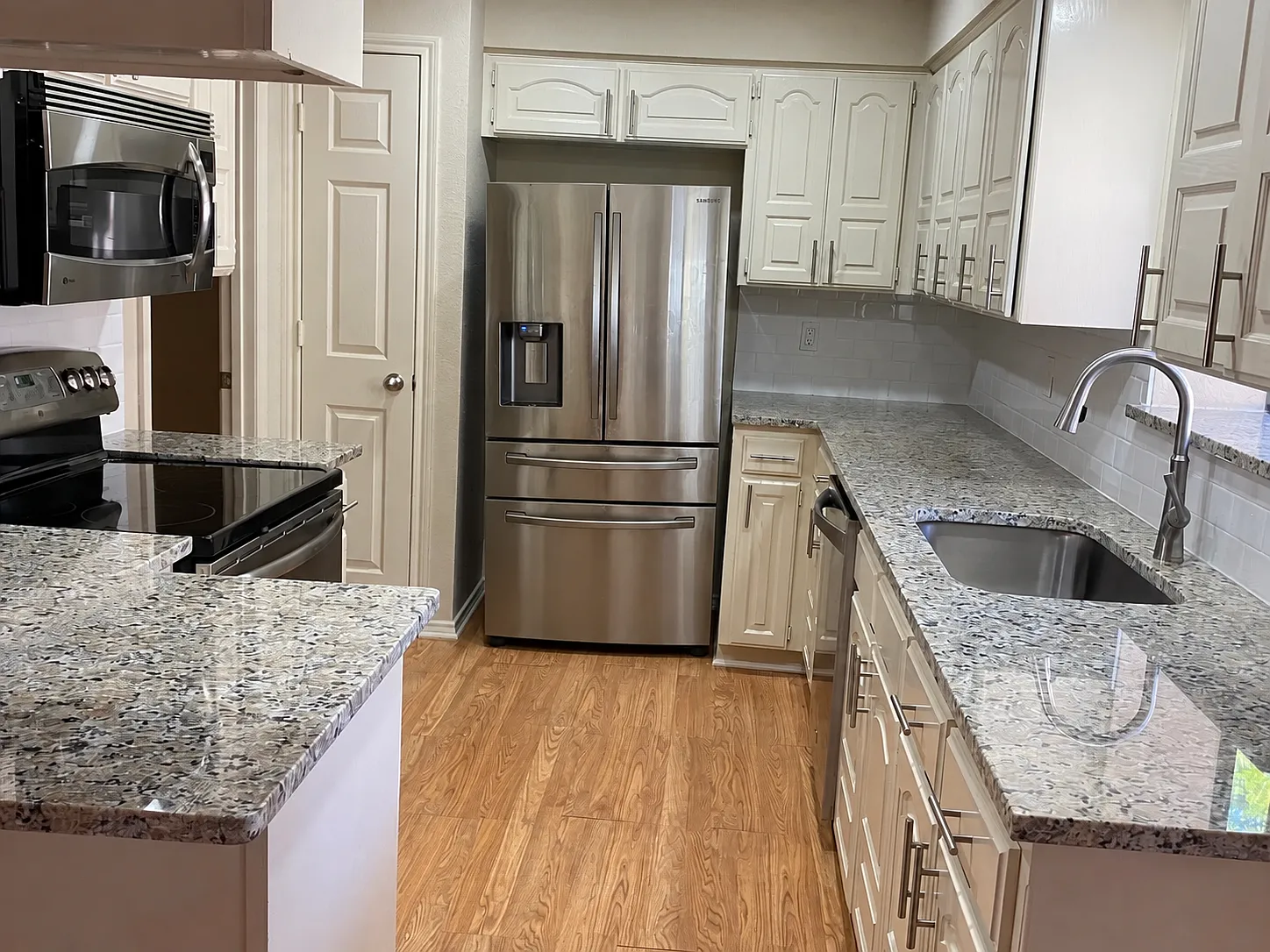 3 bed, 1366 sqft, $2,000 — Photo 4