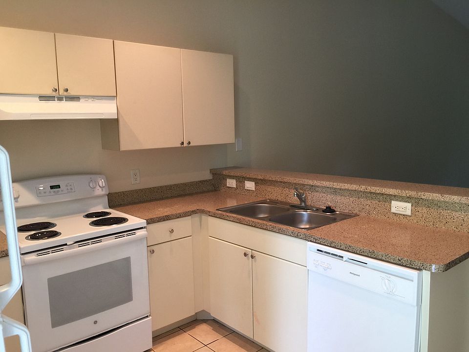 1st image of 307 E 12th St