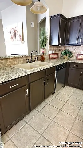 533 Thoreau Trl — Photo 11