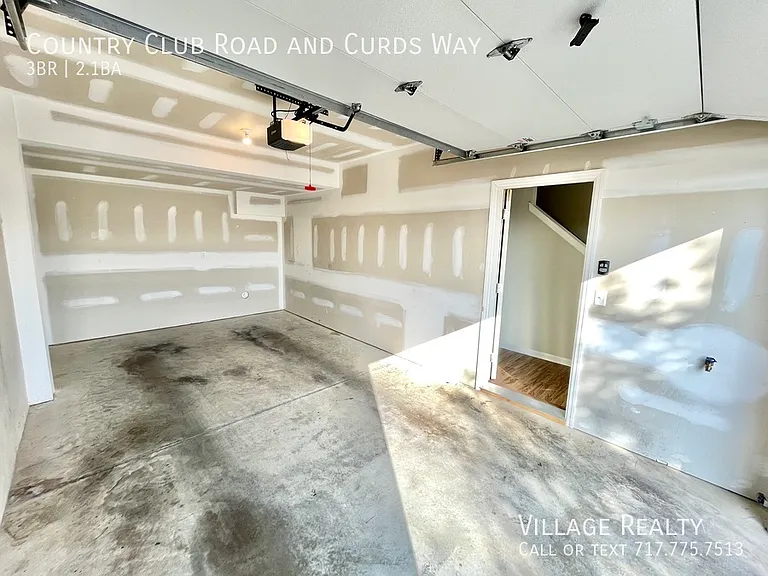 Country Club Rd — Photo 102