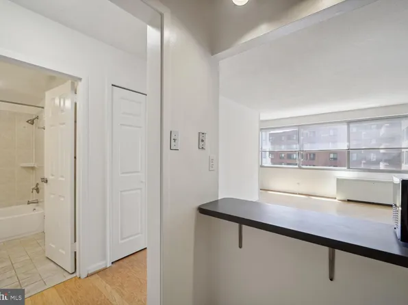 5500 Friendship Blvd APT 1520N, Chevy Chase, MD 20815