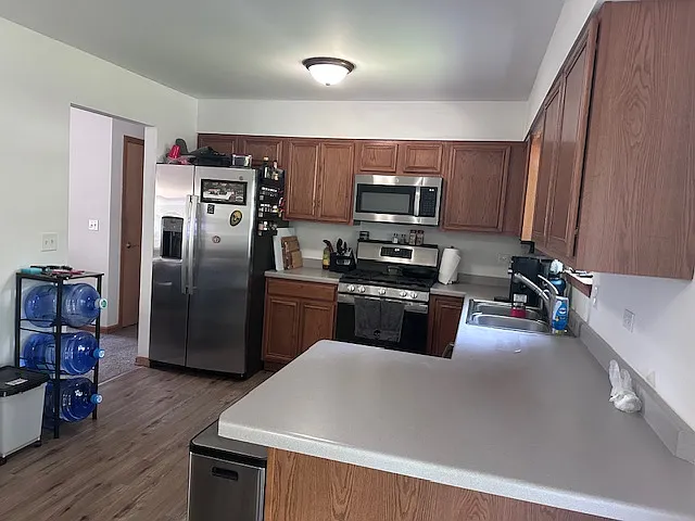 3 bed, 1220 sqft, $2,400 — Photo 3