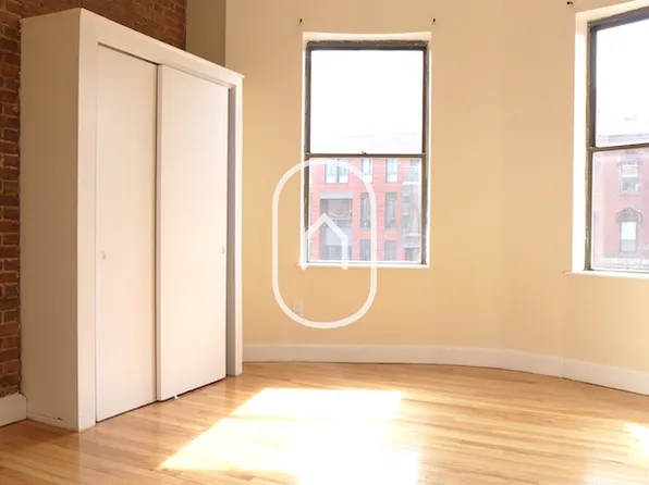 672 Massachusetts Ave, Boston, MA 02118