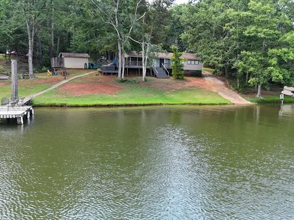 610 Hollaway Cove Rd, Chappells, SC 29037