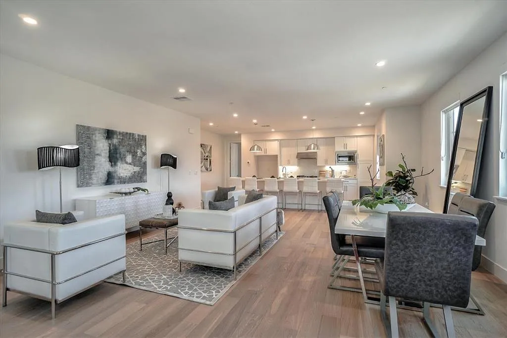 3 bed, 2277 sqft, $7,400 — Photo 4