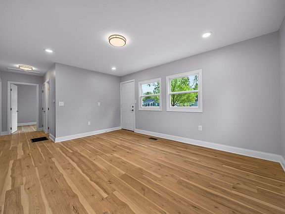 5th image of 2555 Howey Rd